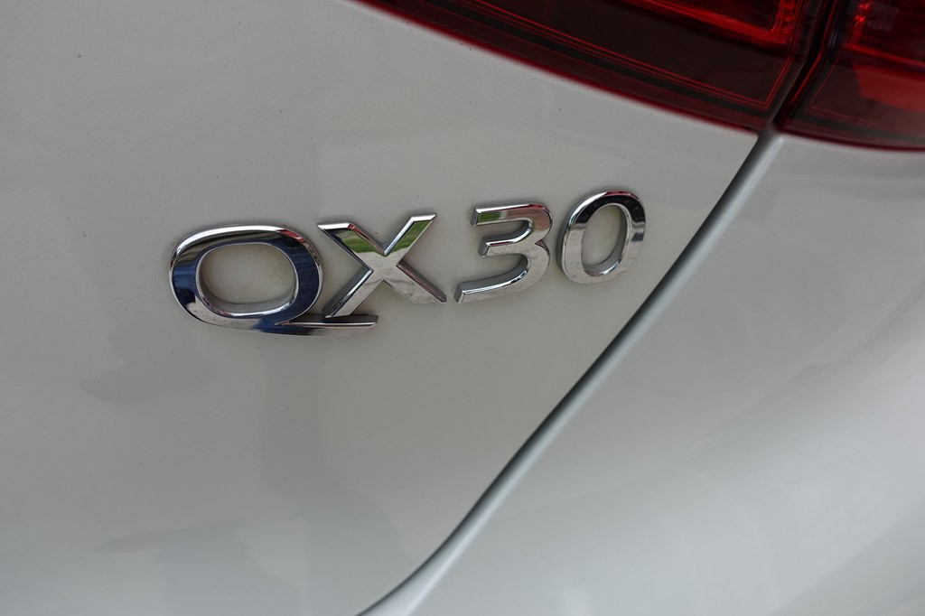 2018 INFINITI QX30 Image 19