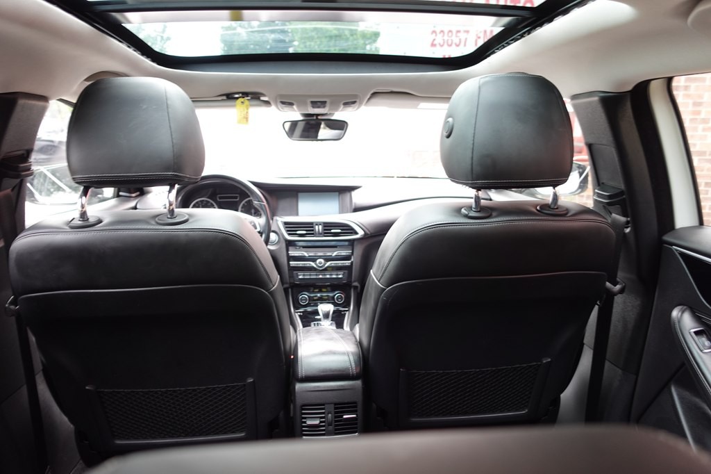 2018 INFINITI QX30 Image 22
