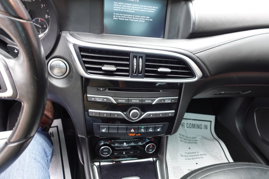 2018 INFINITI QX30 Image 39