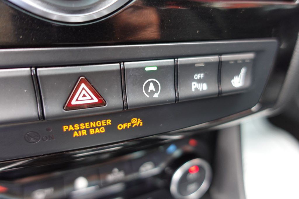 2018 INFINITI QX30 Image 40