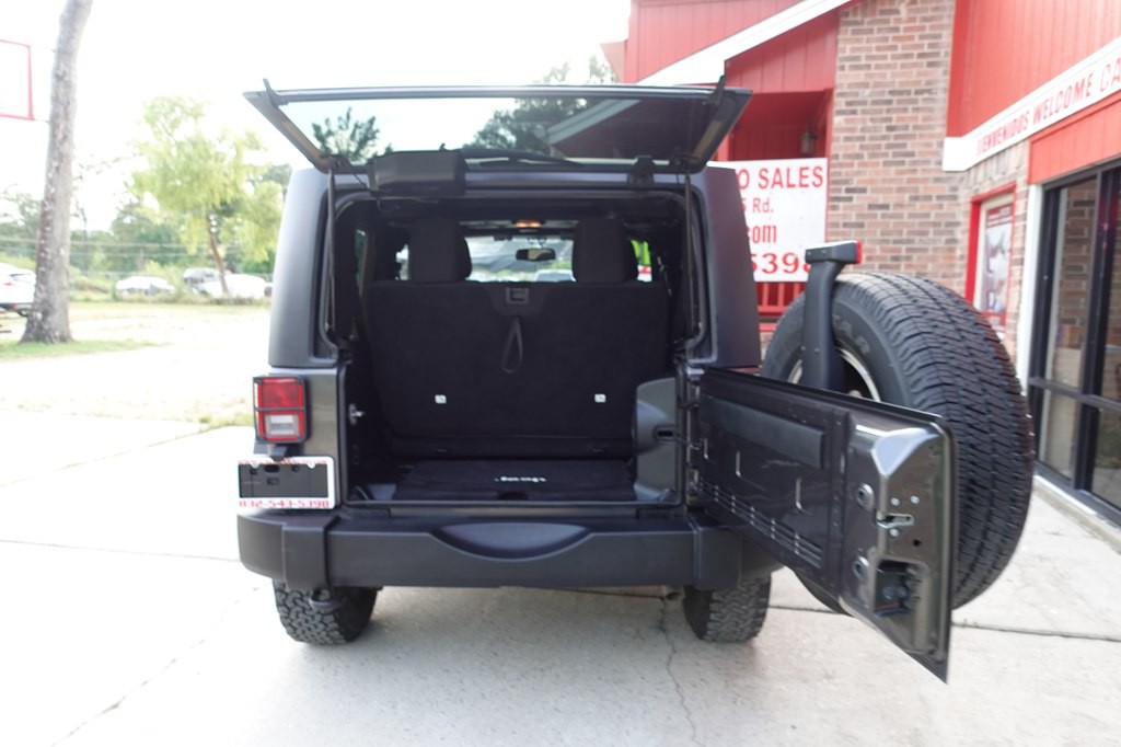 2014 Jeep Wrangler Image 19