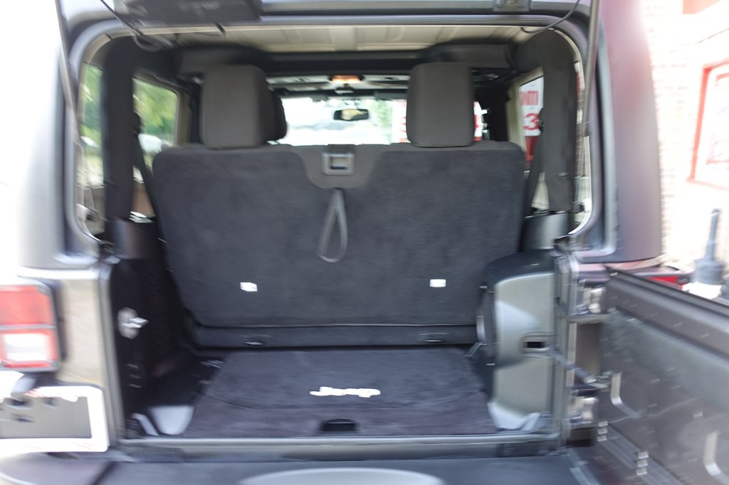 2014 Jeep Wrangler Image 20