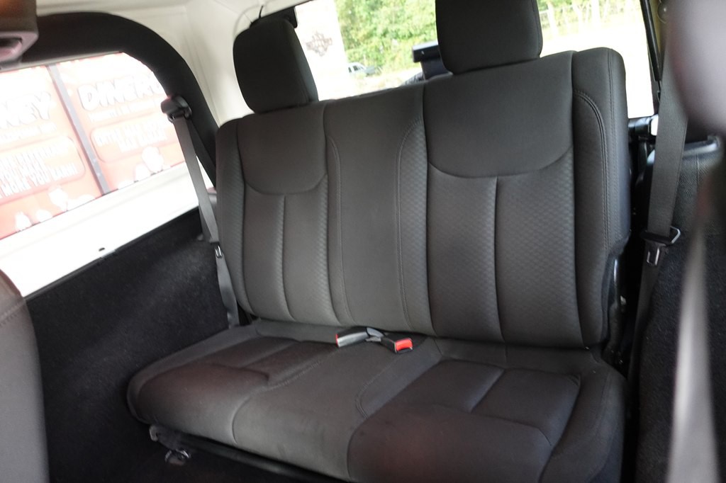 2014 Jeep Wrangler Image 28