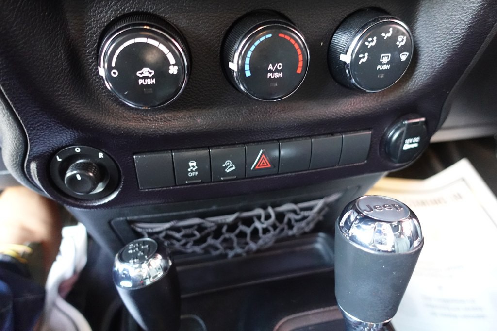 2014 Jeep Wrangler Image 32