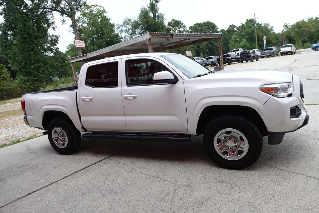 2020 Toyota Tacoma Image 11