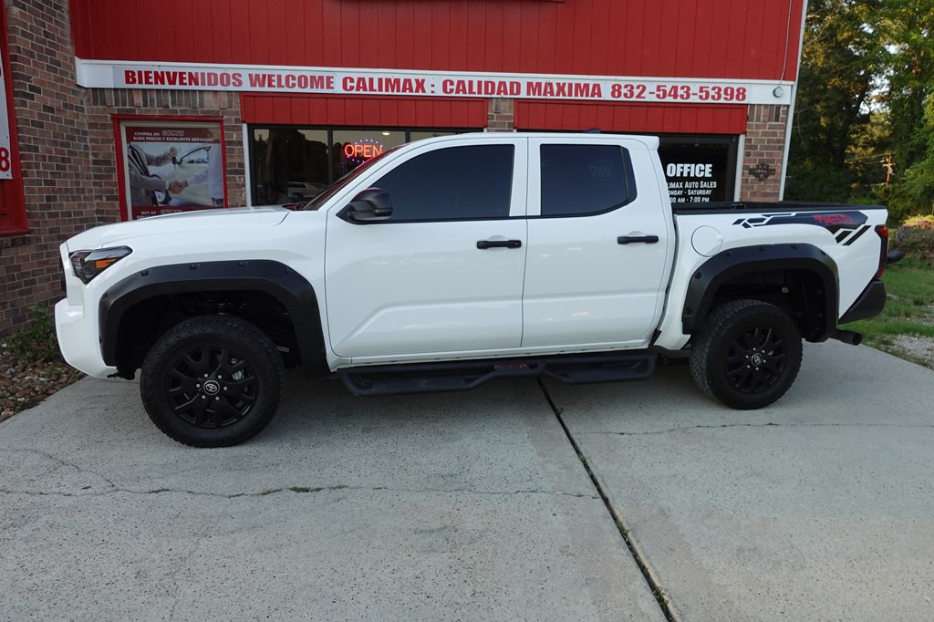 2025 Toyota Tacoma Image 2