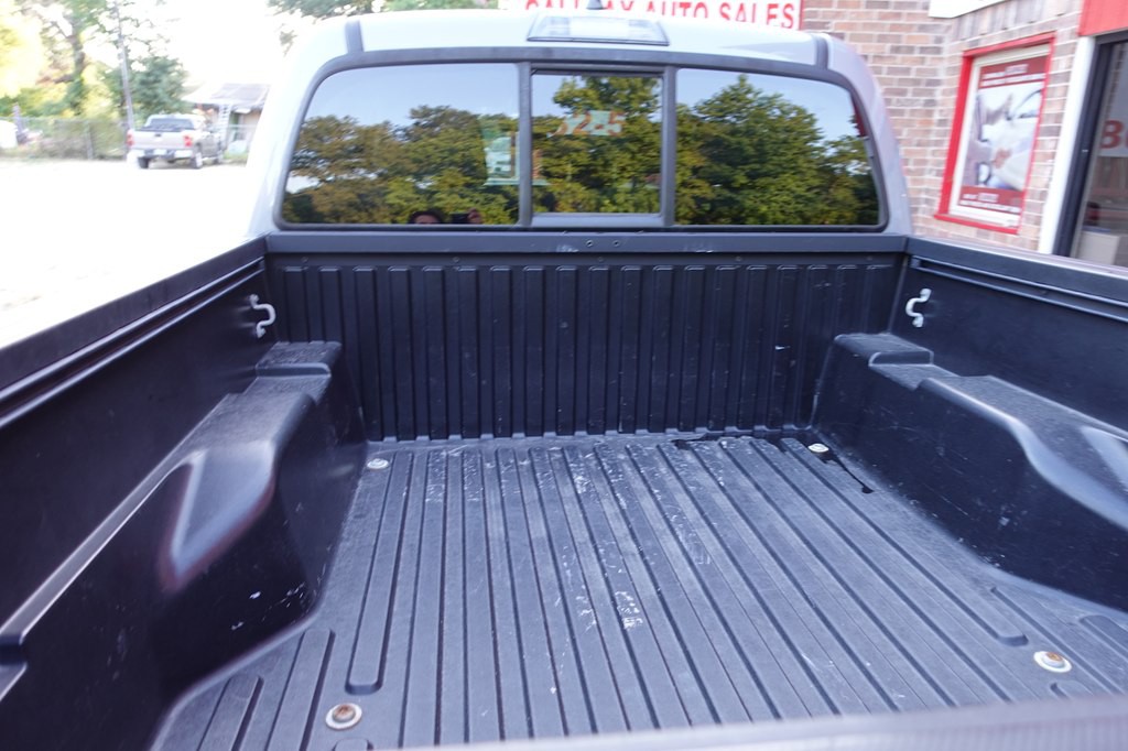 2020 Toyota Tacoma Image 20