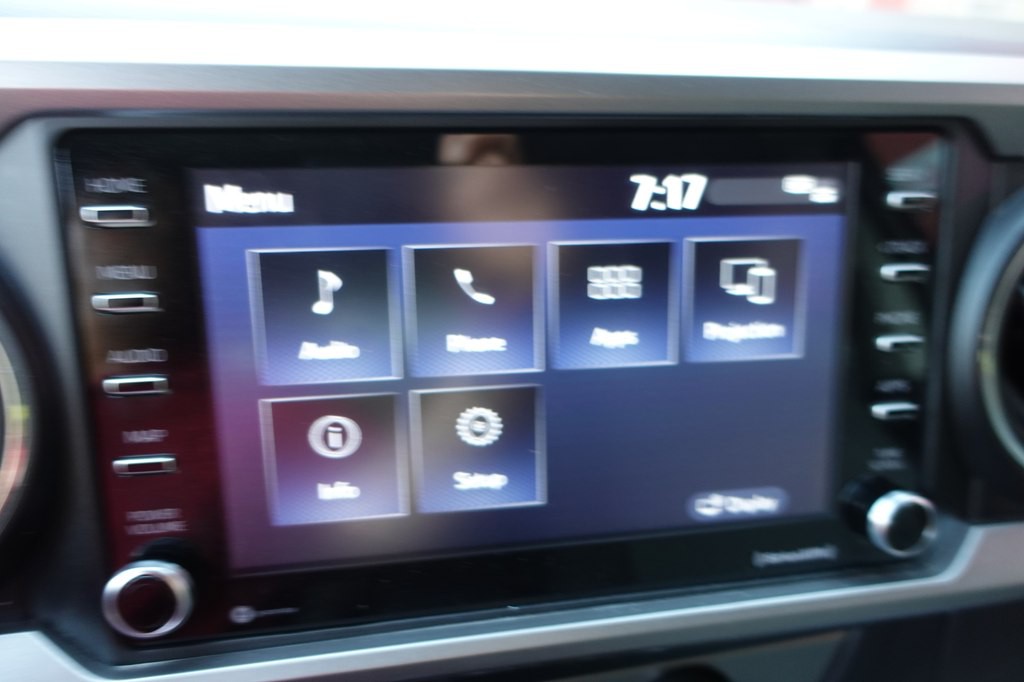 2020 Toyota Tacoma Image 38