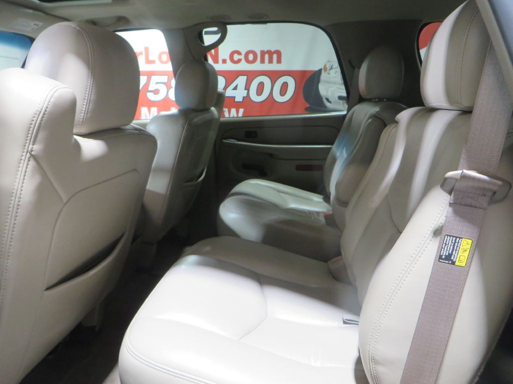2004 Chevrolet Tahoe Image 11