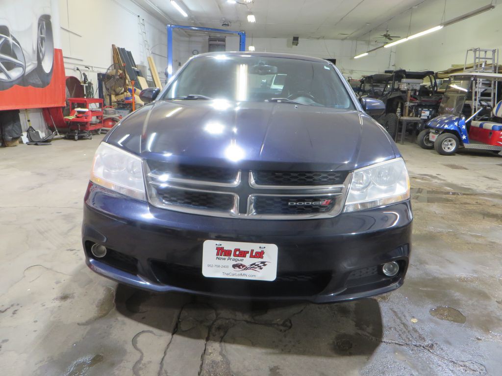 2011 Dodge Avenger Image 3