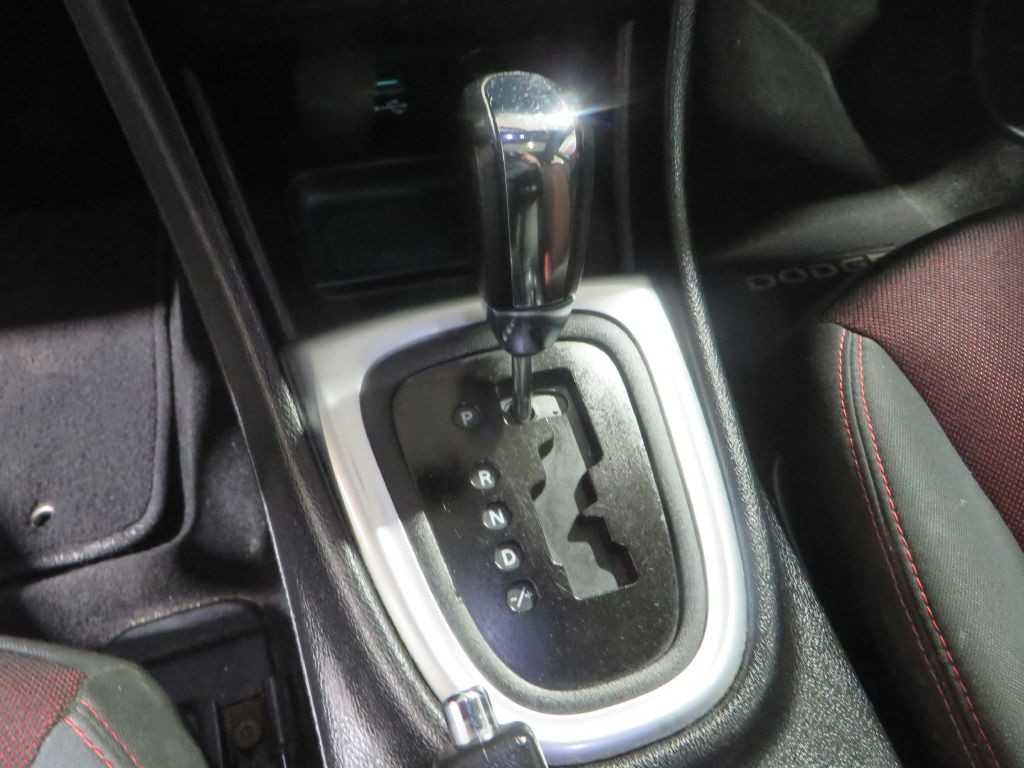 2011 Dodge Avenger Image 14