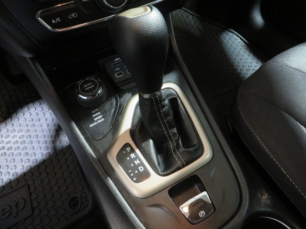 2014 Jeep Cherokee Image 13