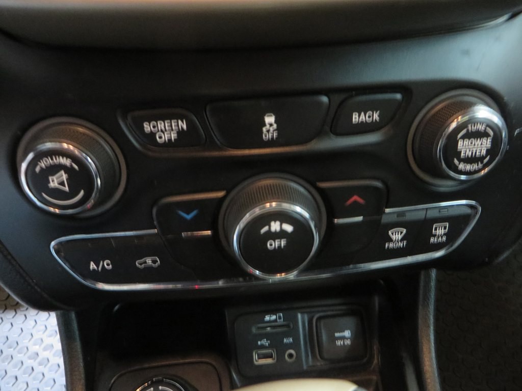 2014 Jeep Cherokee Image 16