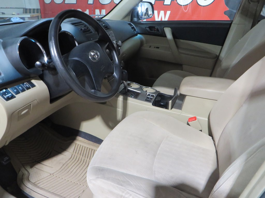 2012 Toyota Highlander Image 11