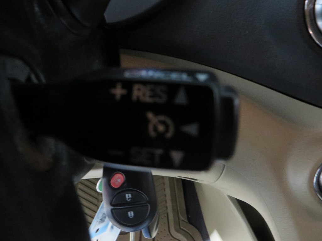 2012 Toyota Highlander Image 16