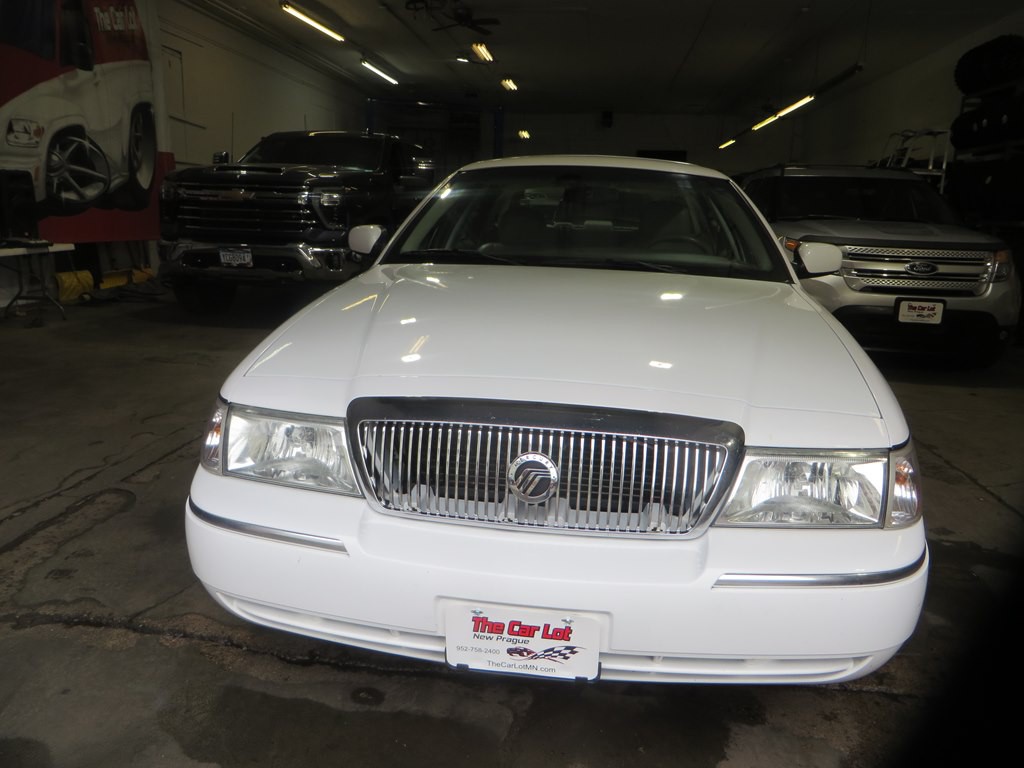 2005 Mercury Grand Marquis Image 3