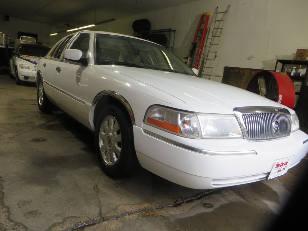 2005 Mercury Grand Marquis Image 4