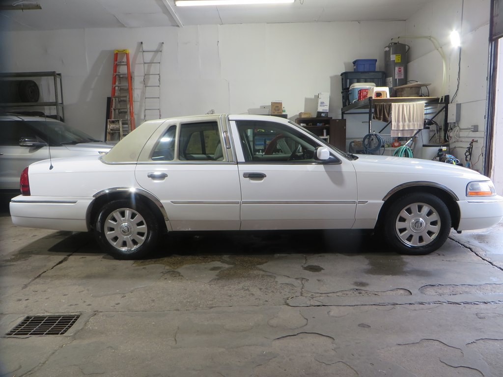 2005 Mercury Grand Marquis Image 5