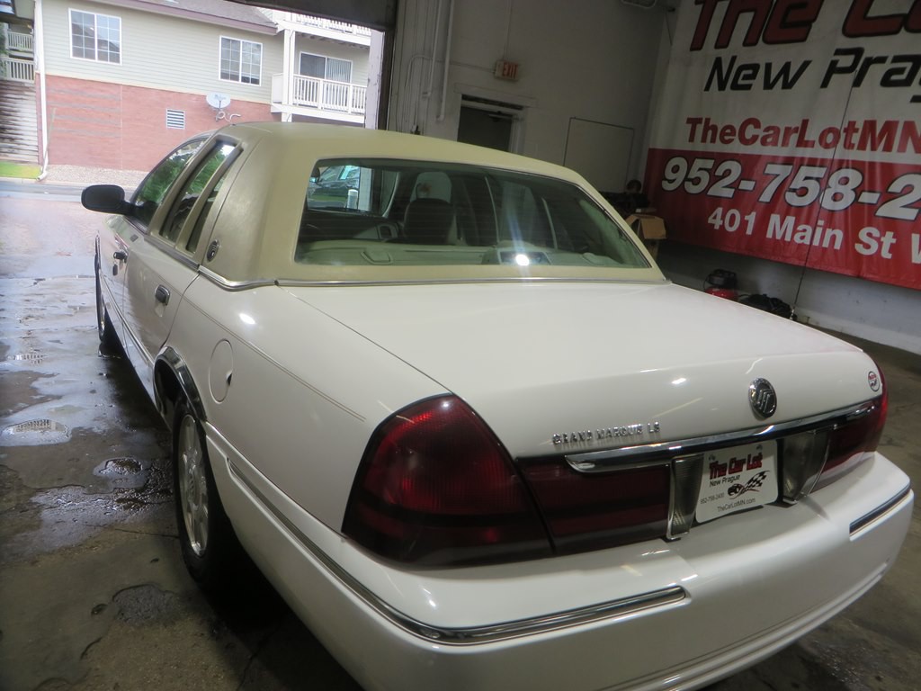 2005 Mercury Grand Marquis Image 8