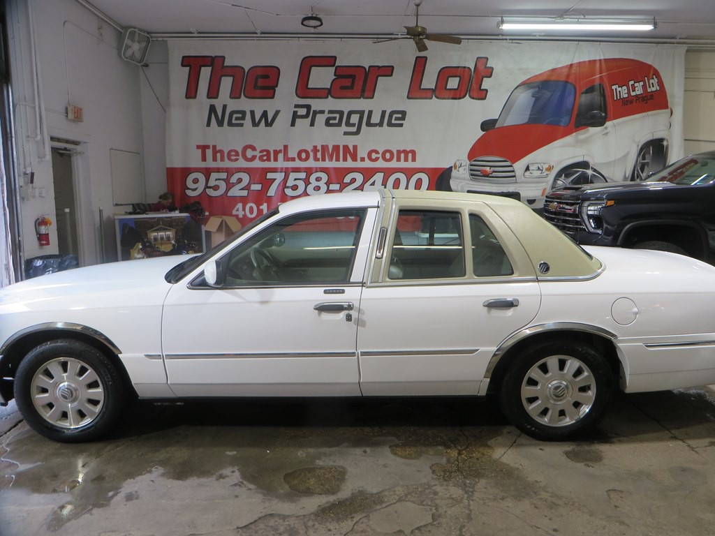 2005 Mercury Grand Marquis Image 9
