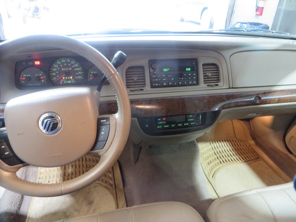 2005 Mercury Grand Marquis Image 17