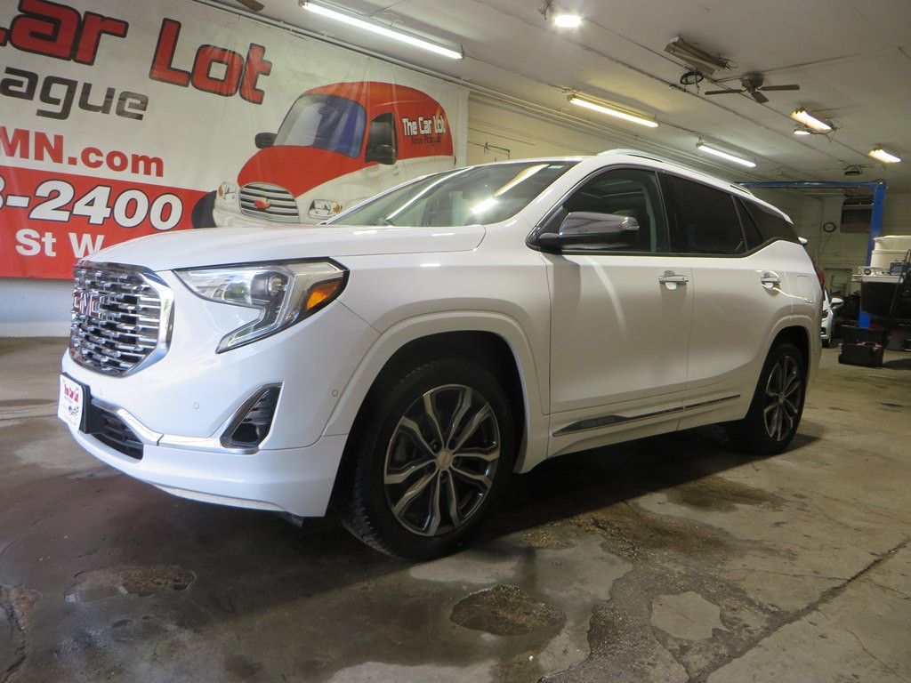 2019 GMC Terrain Image 2