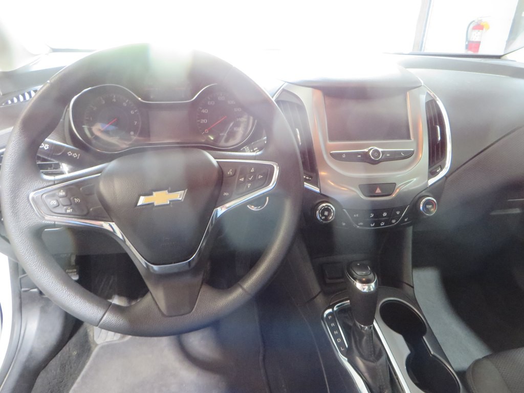 2017 Chevrolet Cruze Image 11