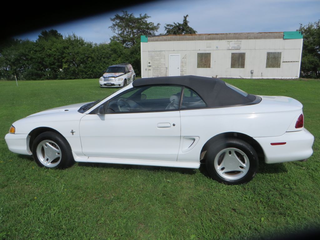 1996 Ford Mustang Image 3