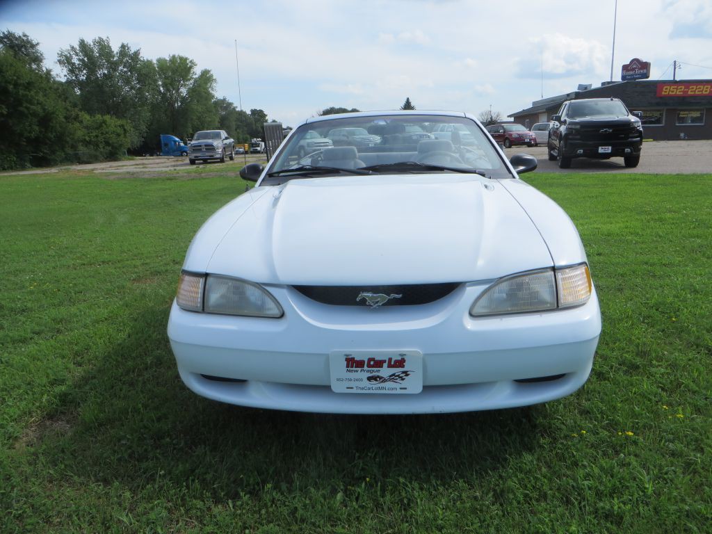 1996 Ford Mustang Image 4