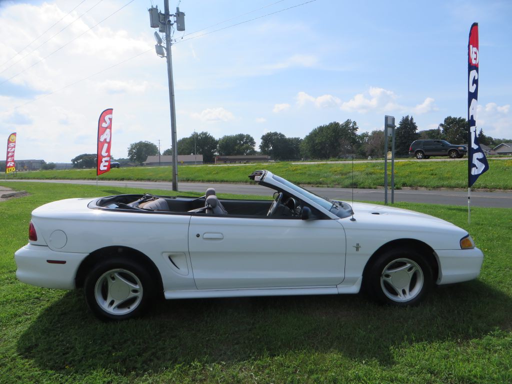 1996 Ford Mustang Image 6