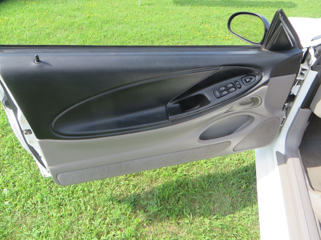 1996 Ford Mustang Image 14