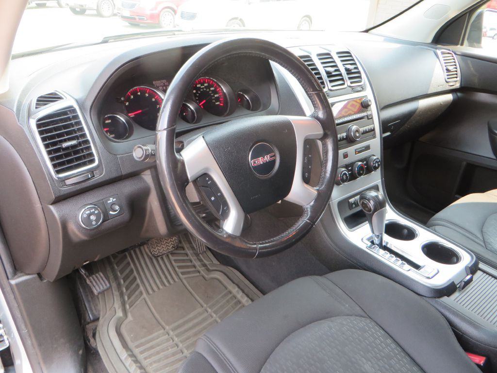 2010 GMC Acadia Image 18