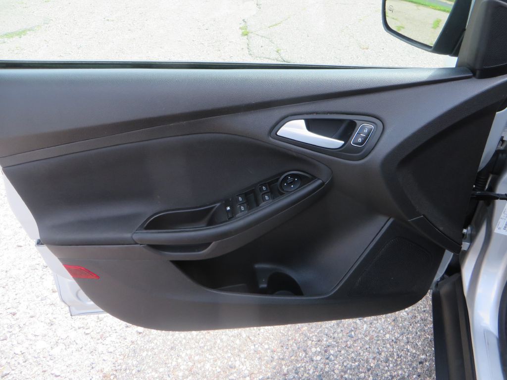 2018 Ford Focus Image 13