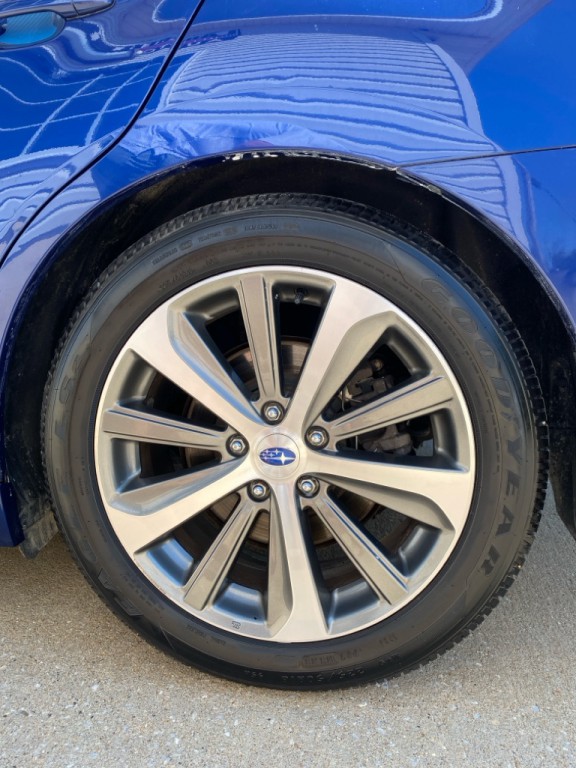 2016 Subaru Legacy Image 9