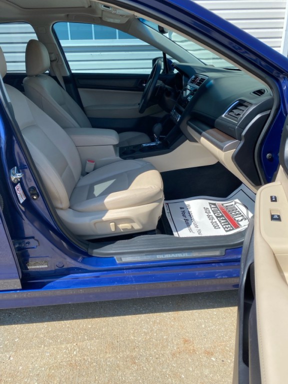 2016 Subaru Legacy Image 10