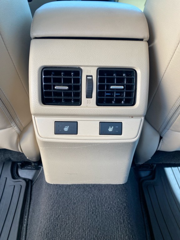 2016 Subaru Legacy Image 12
