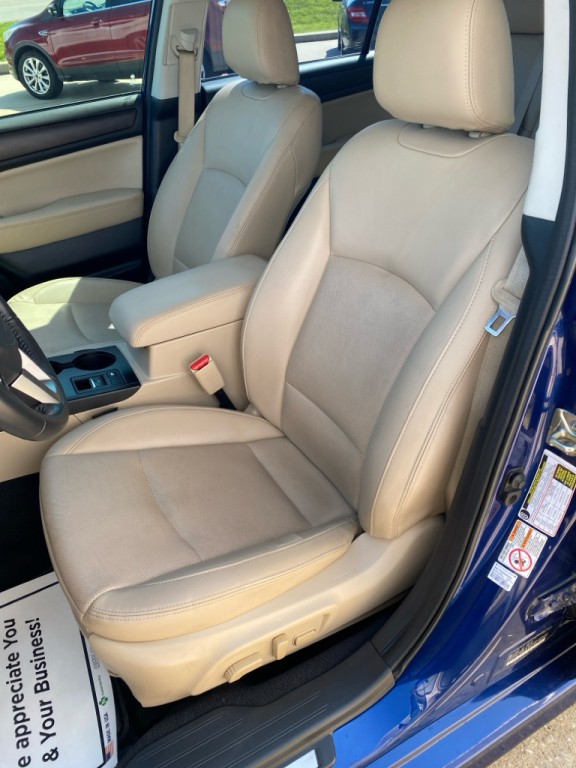 2016 Subaru Legacy Image 14