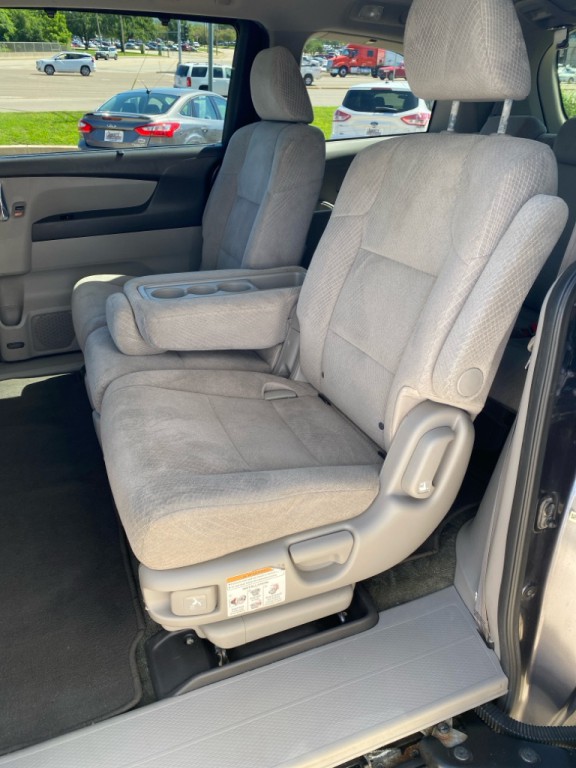2016 Honda Odyssey Image 12