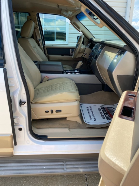 2011 Ford Expedition Image 10