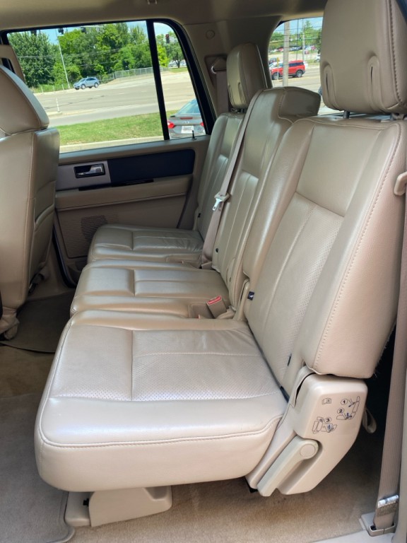 2011 Ford Expedition Image 11