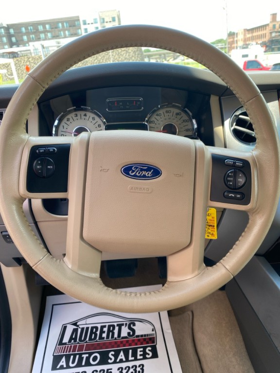 2011 Ford Expedition Image 16