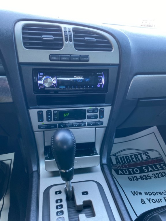 2004 Lincoln LS Image 19