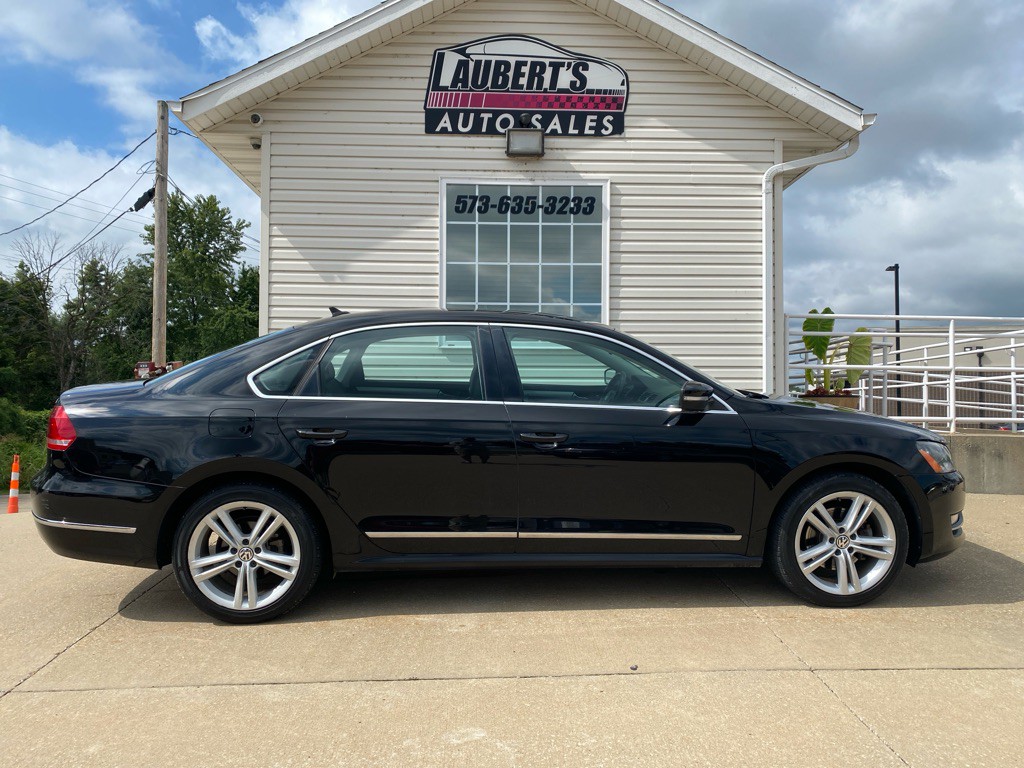 2013 Volkswagen Passat Image 1