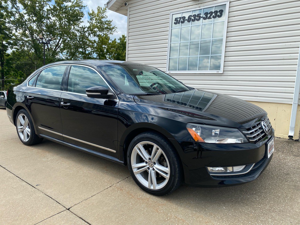 2013 Volkswagen Passat Image 2