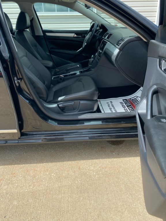 2013 Volkswagen Passat Image 11