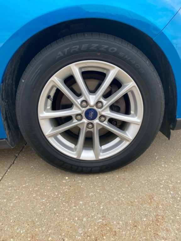2016 Ford Focus Image 9