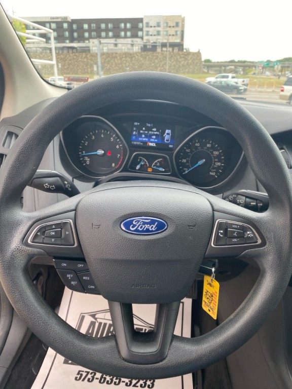 2016 Ford Focus Image 14