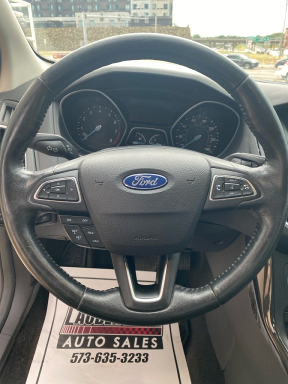 2016 Ford Focus Image 17