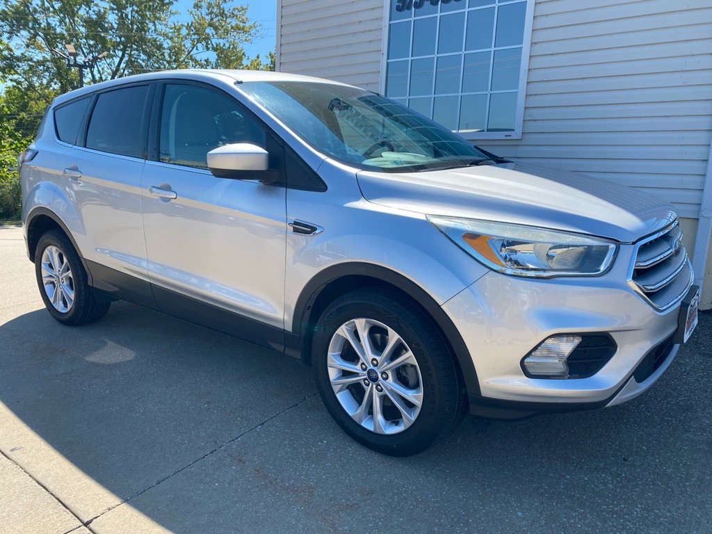 2017 Ford Escape Image 2
