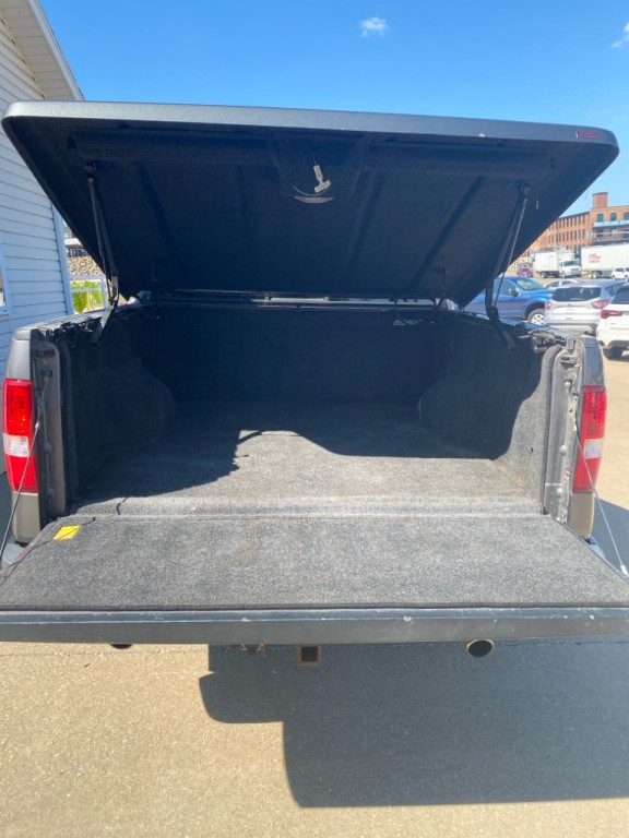 2004 Ford F-150 Image 8